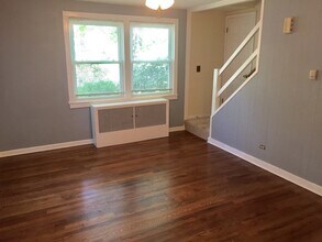 28 Greenlawn Dr in Fairfield, CT - Building Photo - Building Photo