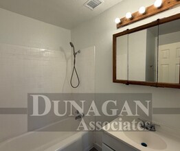 904 N Mesquite St in Carlsbad, NM - Building Photo - Building Photo