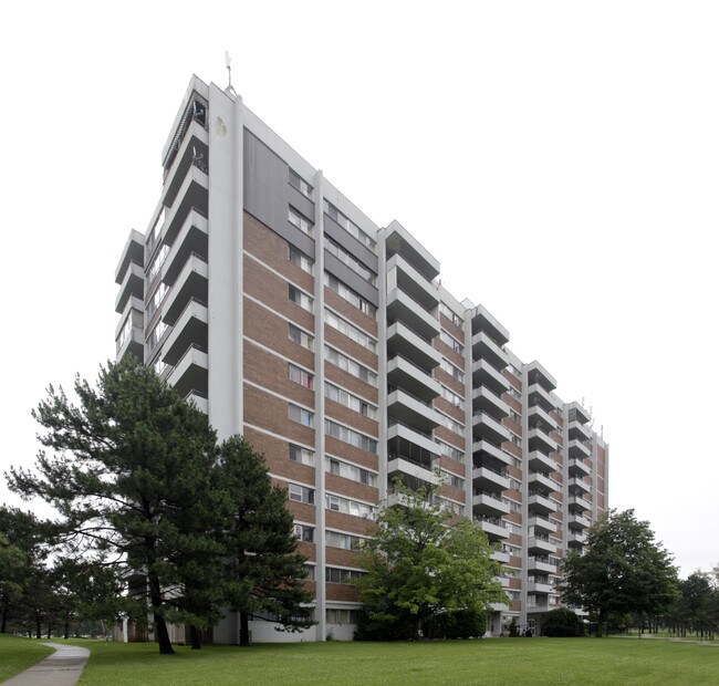 Martin Way Towers West in Toronto, ON - Building Photo - Building Photo