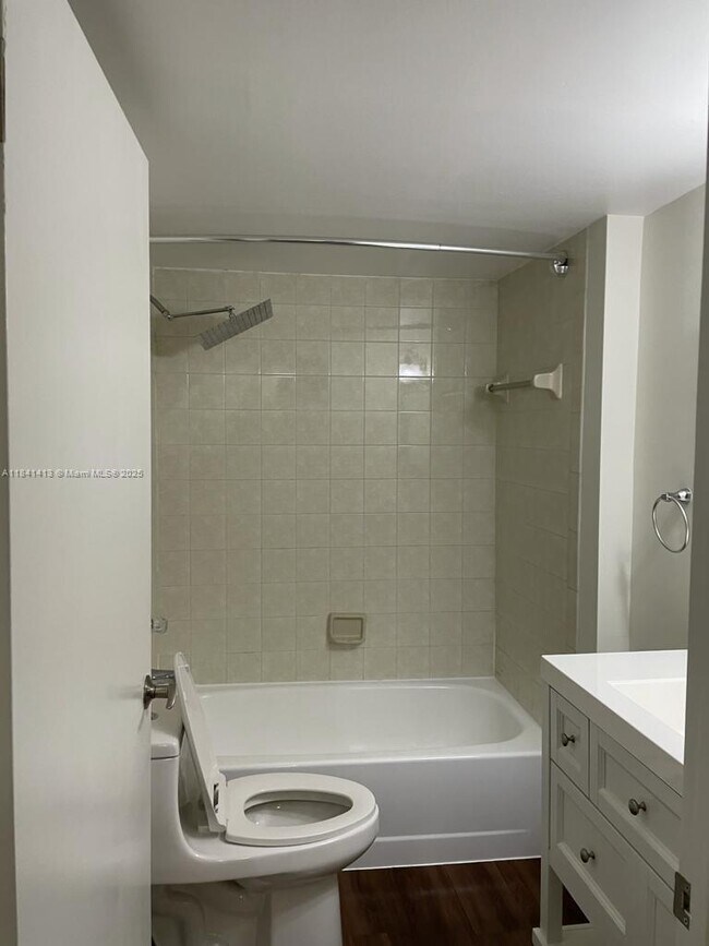15969 NW 64th Ave in Hialeah, FL - Building Photo - Building Photo