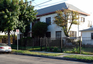 930 N Cedar St Apartments