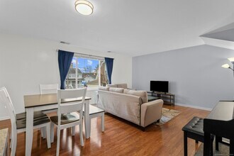 2 Washington Ct in Stamford, CT - Building Photo - Building Photo