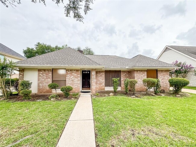 2926 Colonial Dr