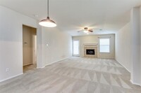 9817 Rimstone Dr in Fort Worth, TX - Foto de edificio - Building Photo