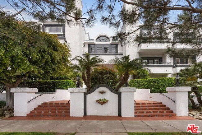 1133 9th St, Unit 208 in Santa Monica, CA - Building Photo - Building Photo