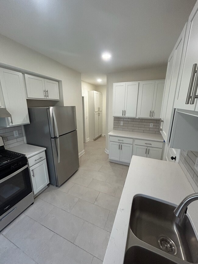 3204 N Humboldt Blvd, Unit 3204