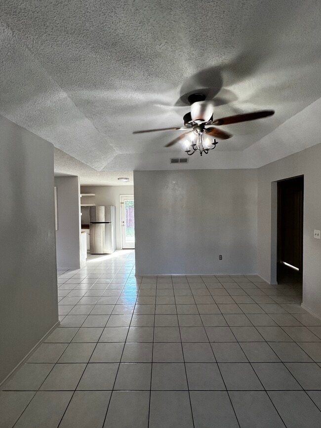 2813 Capri St in Brownsville, TX - Building Photo - Building Photo