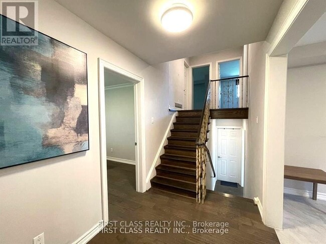 24 Greenyards Dr