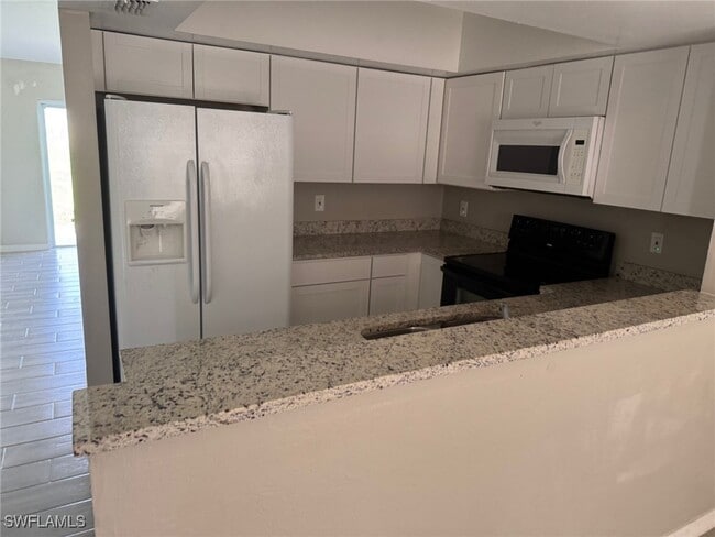 1317 Andalusia Blvd in Cape Coral, FL - Building Photo - Building Photo