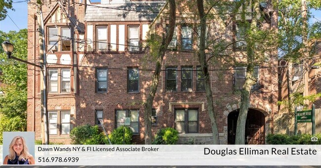 1 Hillside Ave in Great Neck, NY - Building Photo - Building Photo