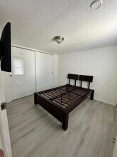 8641 SW 16th Pl in Davie, FL - Building Photo - Building Photo