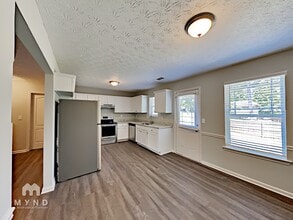 4367 Rocky View Dr in Forest Park, GA - Foto de edificio - Building Photo