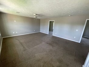 2042 Jonathan Dr in Baneberry, TN - Building Photo - Building Photo