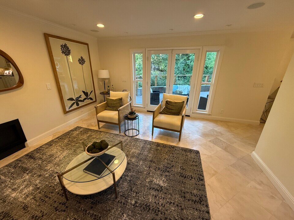 707 Matadero Ave in Palo Alto, CA - Building Photo