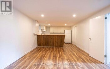 8 Joncaire Pl in Hamilton, ON - Building Photo - Building Photo