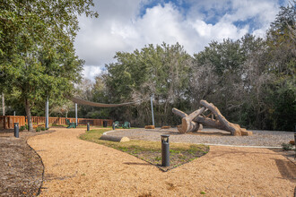 SYNC at Green Trails in Houston, TX - Foto de edificio - Building Photo