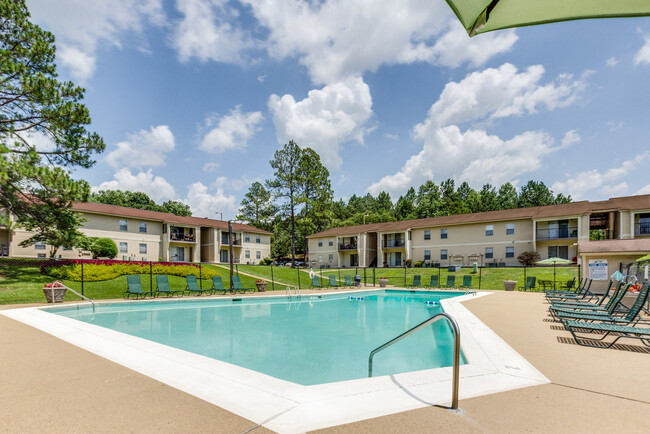 High Country Apartments in Tuscaloosa, AL - Building Photo - Building Photo