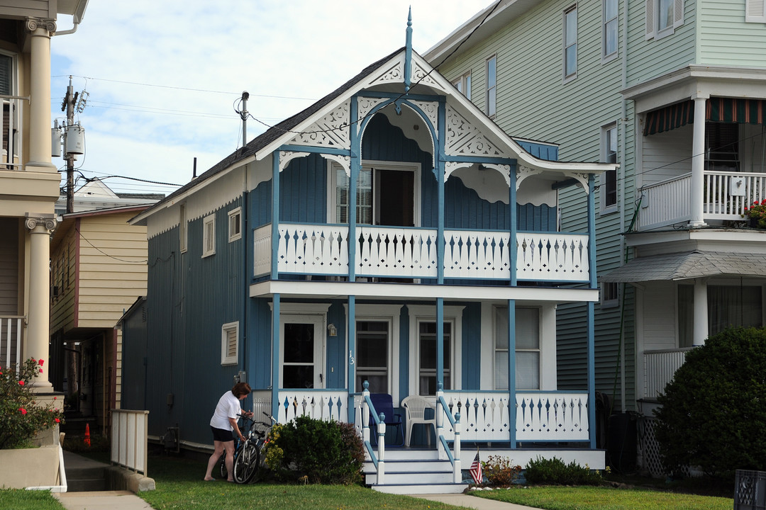 13 Main Ave in Ocean Grove, NJ - Foto de edificio