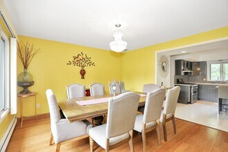 11 Heaton Ct in Closter, NJ - Building Photo - Building Photo