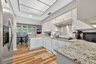 1320 Chardonnay Dr in Houston, TX - Building Photo - Building Photo