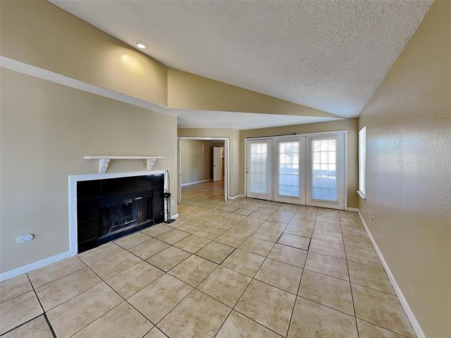 5550 Spring Valley Rd in Dallas, TX - Building Photo - Building Photo