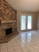 59 Rockfern Ct in Spring, TX - Foto de edificio - Building Photo