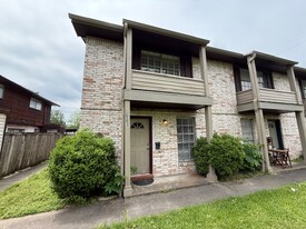 9341 Pecos St in Houston, TX - Building Photo