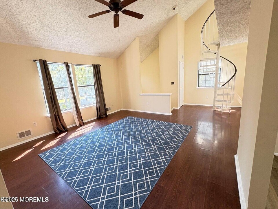 702 Goldthread Ct in Jackson Township, NJ - Building Photo