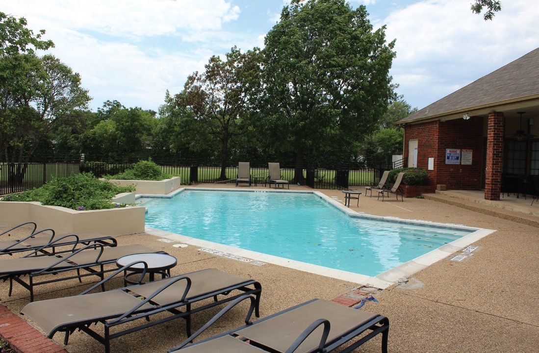 Wyngate Townhomes in Garland, TX - Foto de edificio