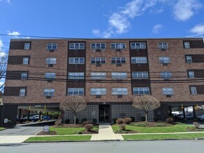 25 Fairmount Ave in Hackensack, NJ - Building Photo - Building Photo