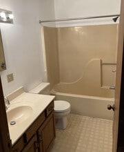 107 S Van St in St. Marys, OH - Building Photo - Building Photo