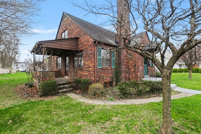 2327 Chestnut St in Camp Hill, PA - Building Photo - Building Photo