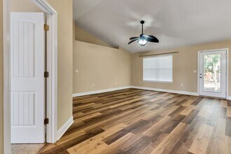 1952 Bay Pine Cir in Gulf Breeze, FL - Building Photo - Building Photo