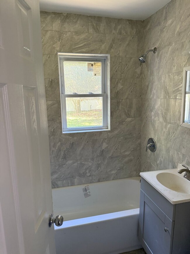 72 Judith Dr in Coram, NY - Building Photo - Building Photo