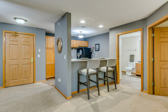 Library Hill Apartments in Milwaukee, WI - Building Photo - Interior Photo