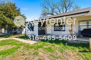 2322 S Emporia St in Wichita, KS - Building Photo