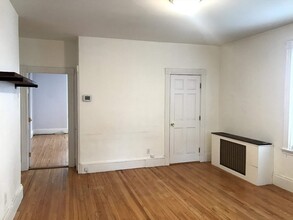 53 Prince St, Unit 1 in Brookline, MA - Building Photo - Building Photo