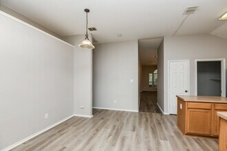 1345 Meadowbrook Ln in Crowley, TX - Building Photo - Building Photo
