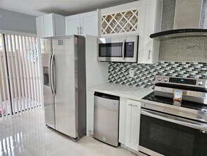 2225 NW 45th Ave in Coconut Creek, FL - Building Photo - Building Photo