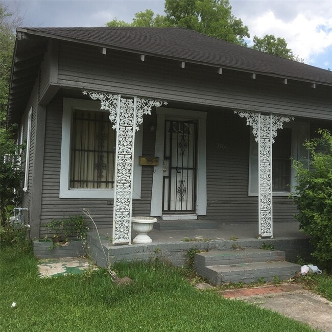 property at 3765 Usan St