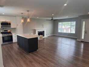 2516 E Monroe Ave in Orange, CA - Building Photo - Building Photo