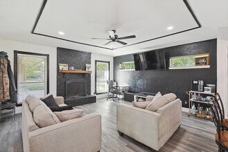 2525 Freedom Ln in Denton, TX - Building Photo - Building Photo