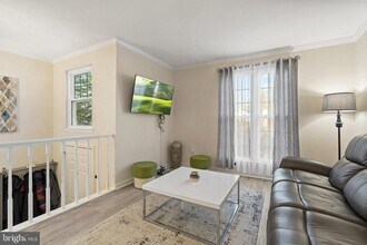 10529 Reed's Landing Cir in Burke, VA - Building Photo - Building Photo