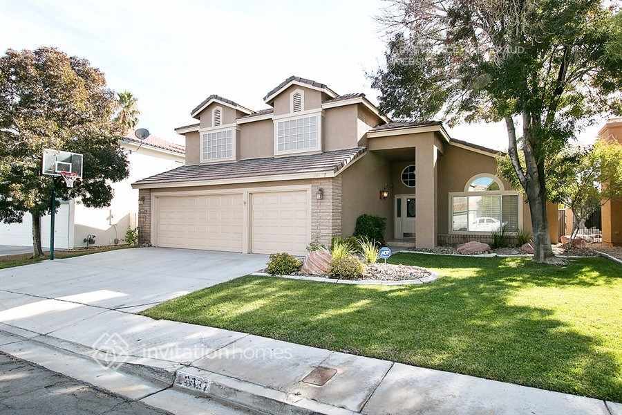 2037 Shadow Brook Way in Henderson, NV - Building Photo