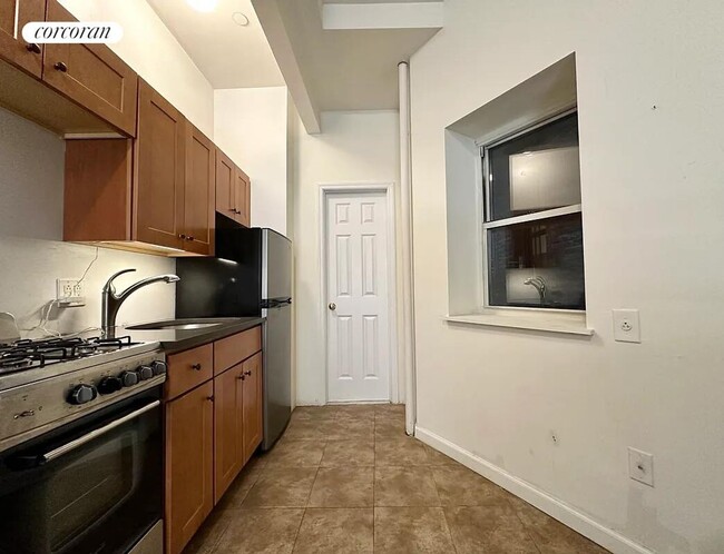 535 E 87th St in New York, NY - Building Photo - Building Photo