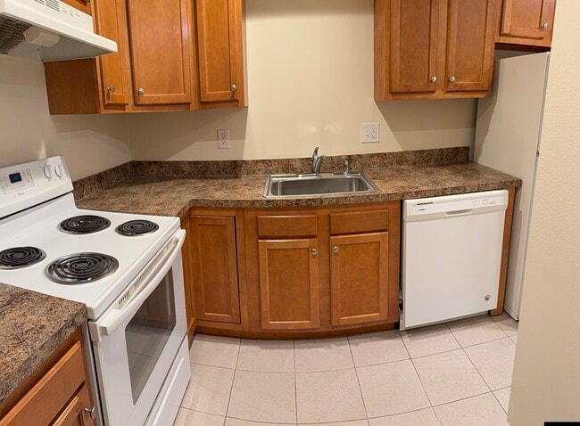 South Bay Apartments in North Syracuse, NY - Building Photo - Building Photo