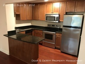 210 Dali Blvd S-Unit -202 in St. Petersburg, FL - Building Photo - Building Photo