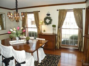 677 Clovertrail Dr in Chesterfield, MO - Building Photo - Building Photo