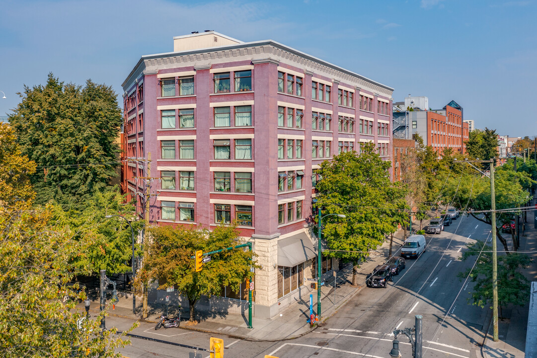 Columbia House in Vancouver, BC - Building Photo