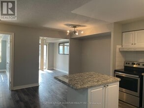 3880 Duke of York Blvd in Mississauga, ON - Building Photo - Building Photo